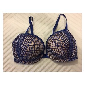 Victoria’s Secret push-up bra new without tags 38C